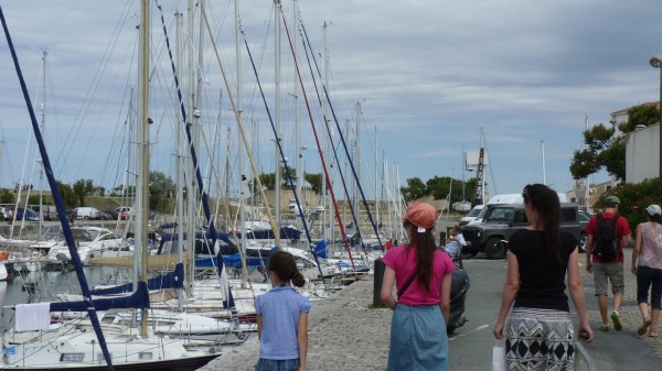 Dans les rues de St Martin en Ré - le long du port